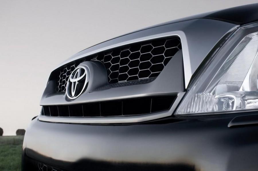  Toyota Hilux 2009 года  (фото 7 из 25)